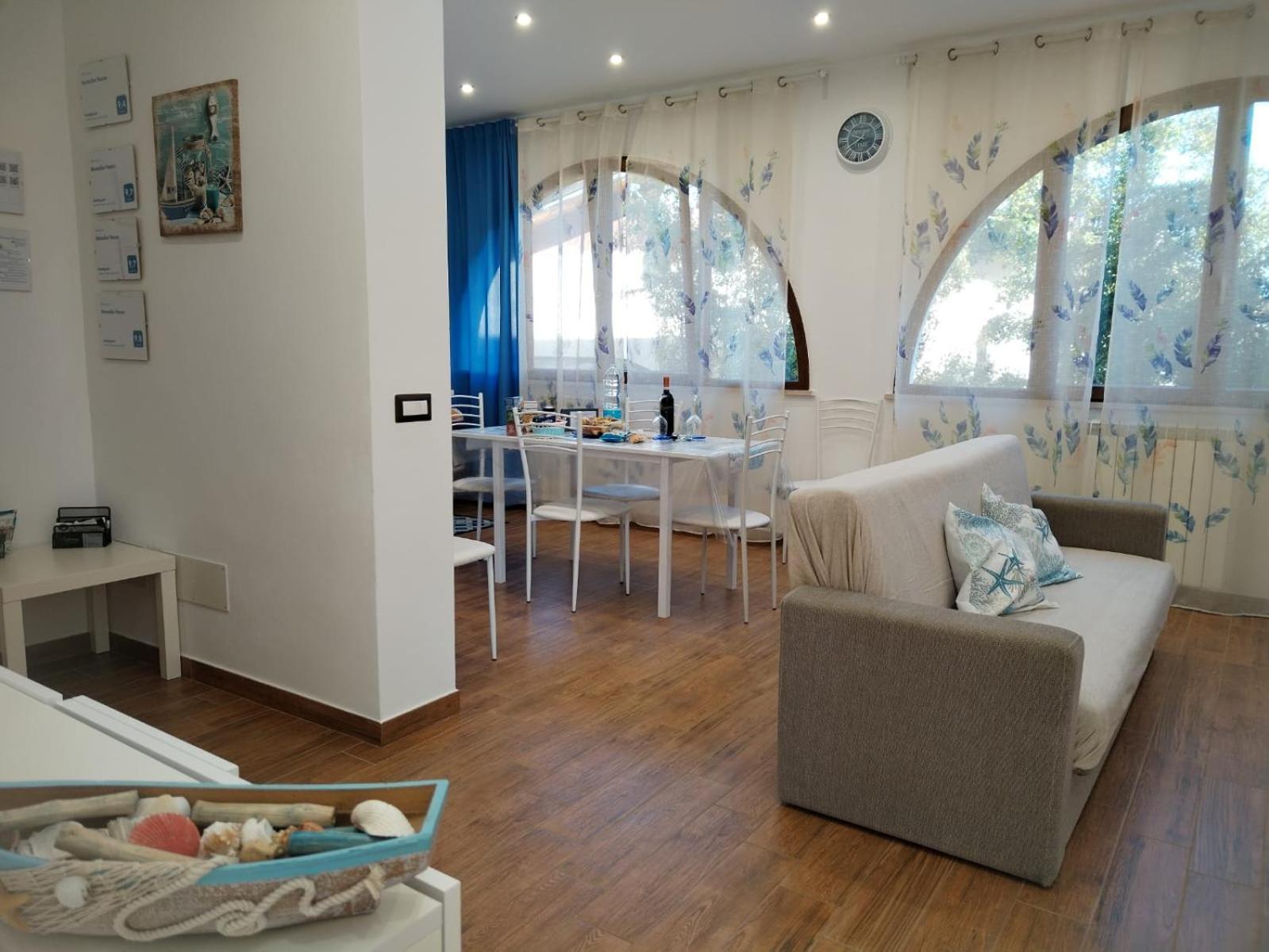 캄포펠리체 디 로첼라 Momaliar House 빌라 외부 사진