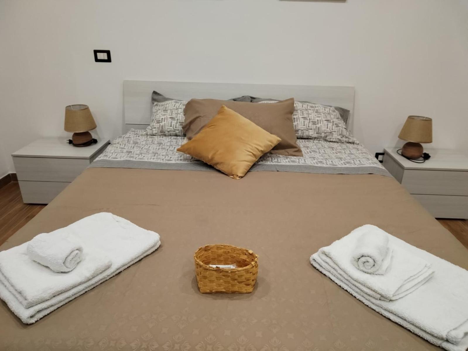 캄포펠리체 디 로첼라 Momaliar House 빌라 외부 사진