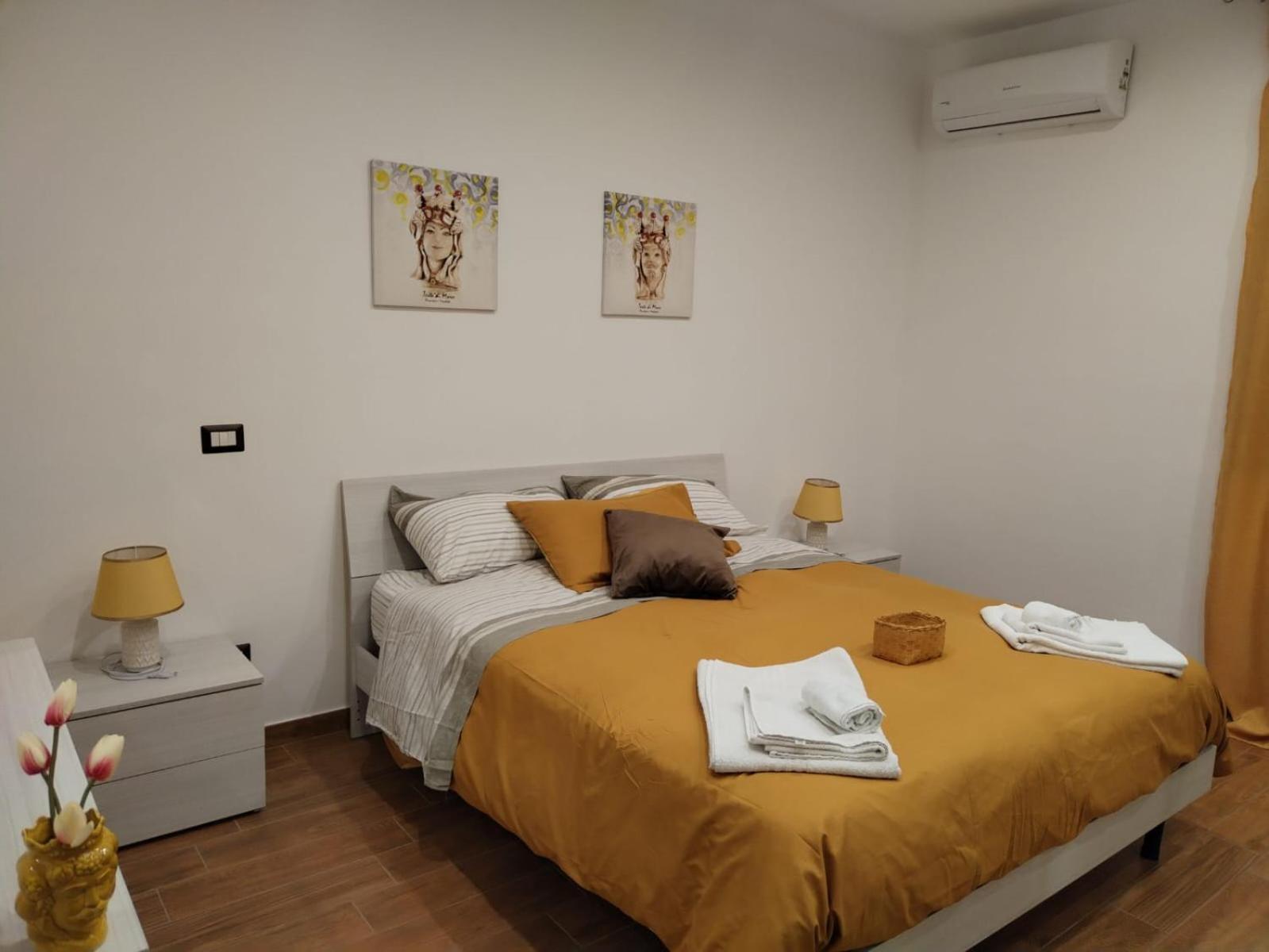 캄포펠리체 디 로첼라 Momaliar House 빌라 외부 사진